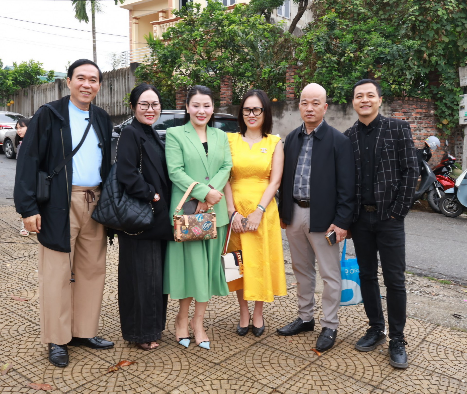 Rộn Ràng Tiếng Hát Quan Họ Giữa Lòng Kinh Bắc: Lễ Hội Chùa Kim Sơn – Làng Quả Cảm Rộn Ràng Tiếng Hát Quan Họ Giữa Lòng Kinh Bắc: Lễ Hội Chùa Kim Sơn – Làng Quả Cảm