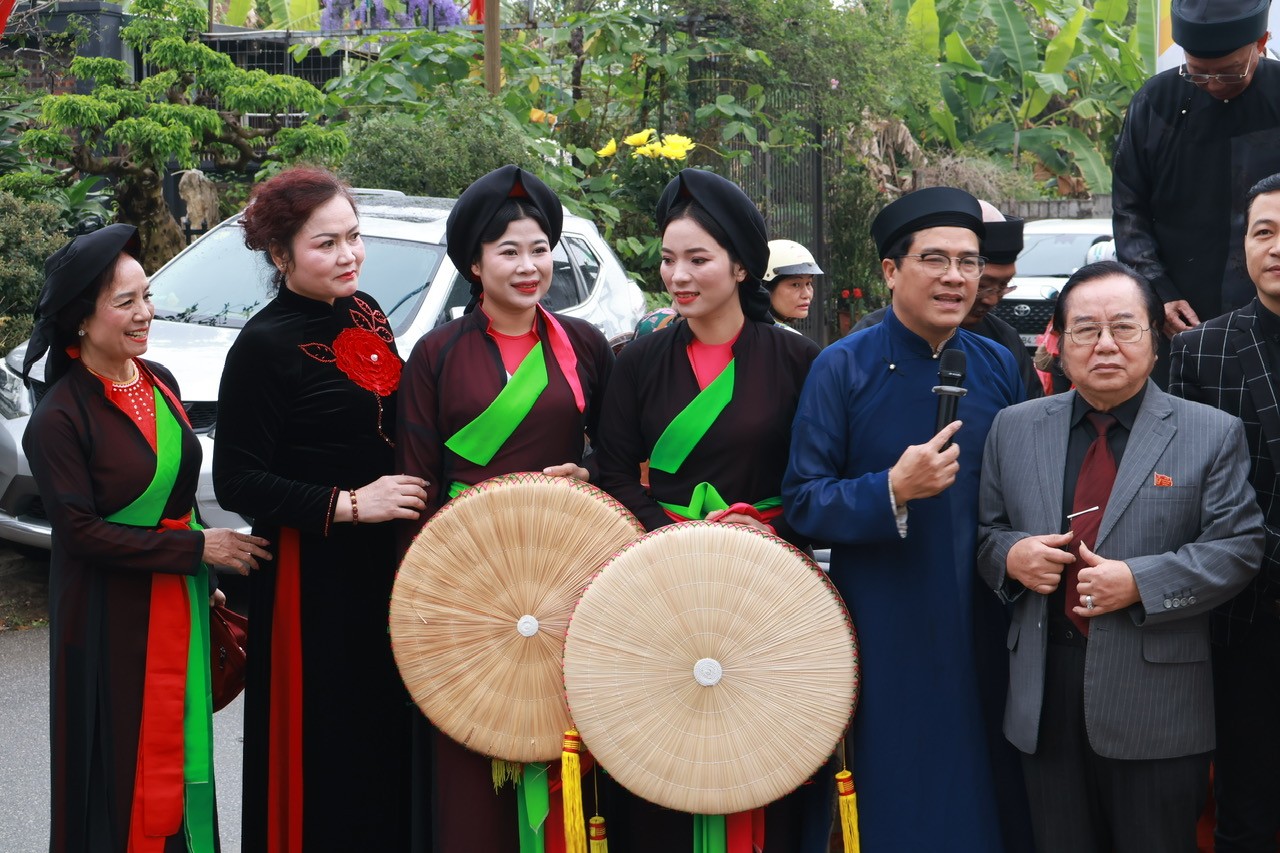 Rộn Ràng Tiếng Hát Quan Họ Giữa Lòng Kinh Bắc: Lễ Hội Chùa Kim Sơn – Làng Quả Cảm