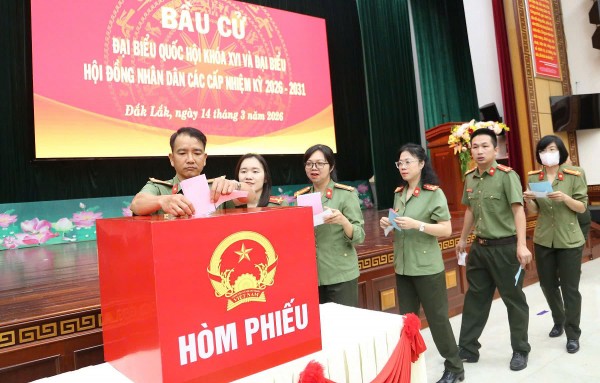 Đắk Lắk: Lực lượng vũ trang tham gia bầu cử sớm, sẵn sàng bảo vệ ngày hội toàn dân