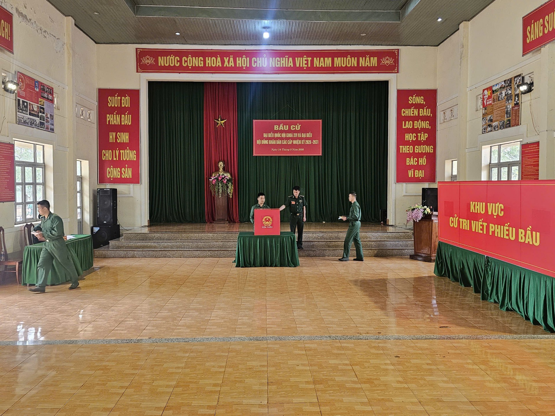 Lâm Đồng: Công tác bỏ phiếu tại 5 khu vực bầu cử sớm thực hiện nghiêm túc, đúng quy định