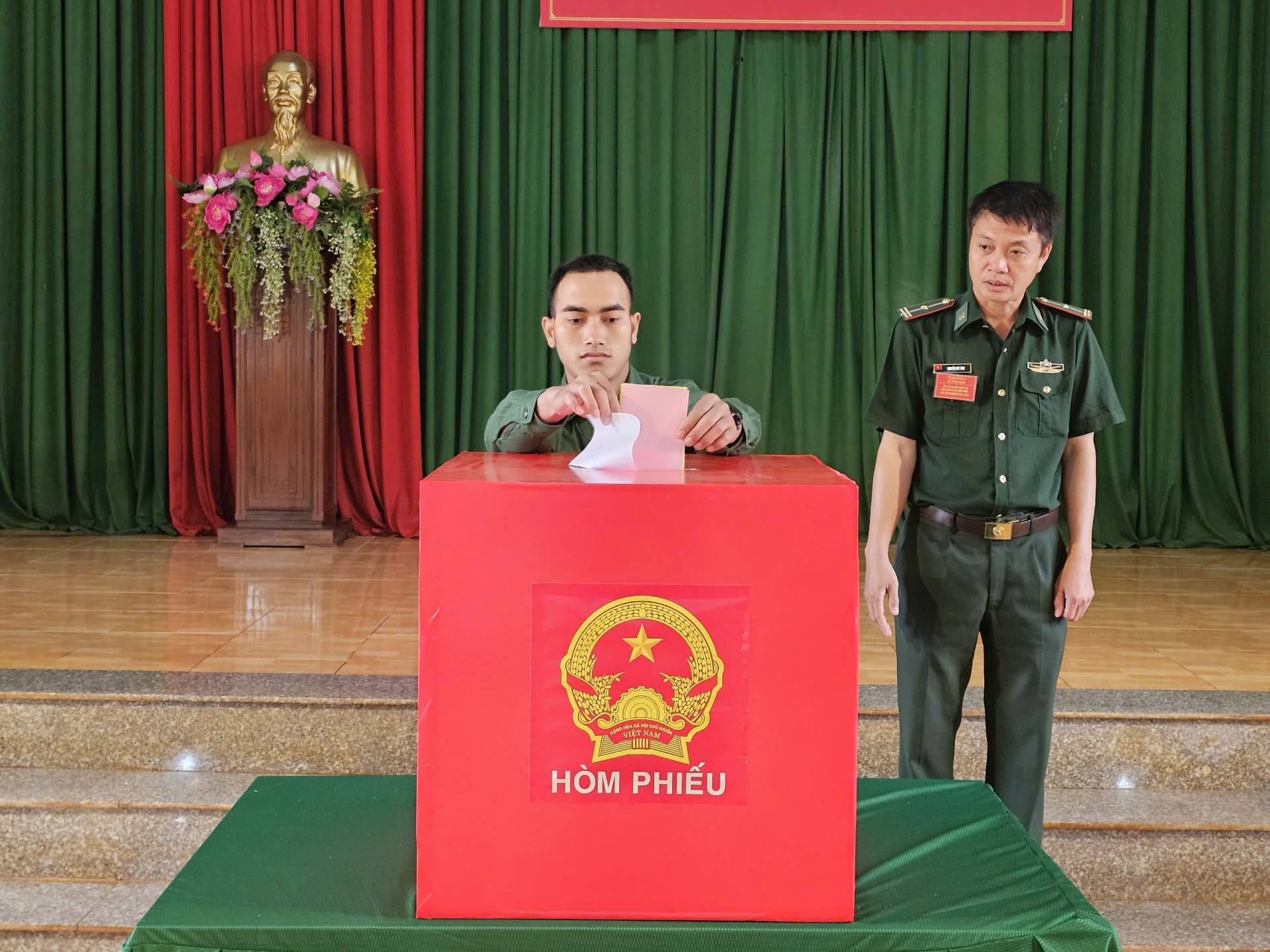 Lâm Đồng: Công tác bỏ phiếu tại 5 khu vực bầu cử sớm thực hiện nghiêm túc, đúng quy định