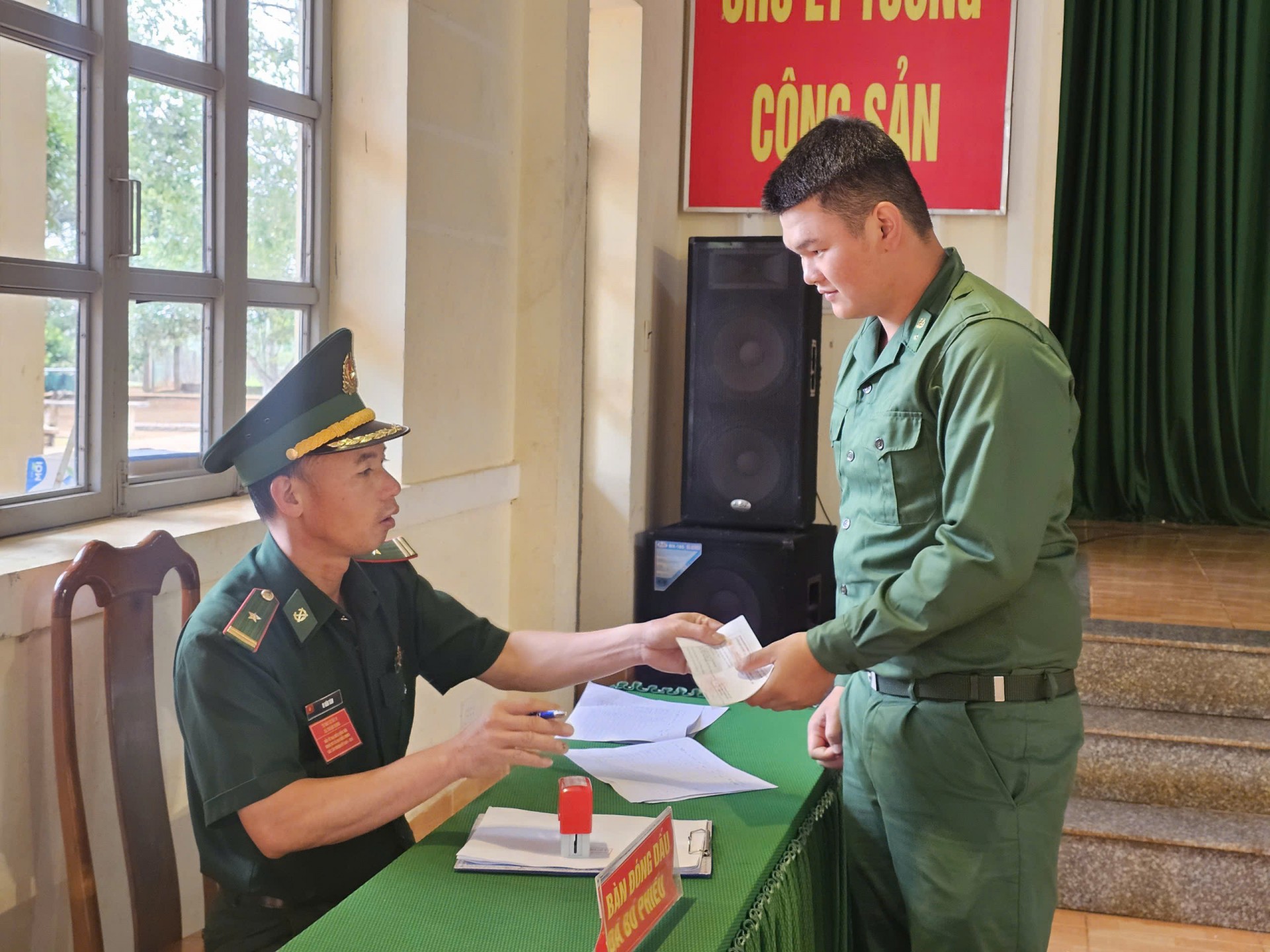 Lâm Đồng: Công tác bỏ phiếu tại 5 khu vực bầu cử sớm thực hiện nghiêm túc, đúng quy định