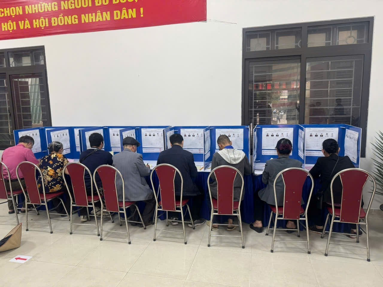 Phường Đại Mỗ (TP Hà Nội): Cử tri nô nức đi bầu cử từ sáng sớm Phường Đại Mỗ (TP Hà Nội): Cử tri nô nức đi bầu cử từ sáng sớm