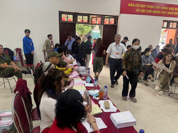 Phường Đại Mỗ (TP Hà Nội): Cử tri nô nức đi bầu cử từ sáng sớm