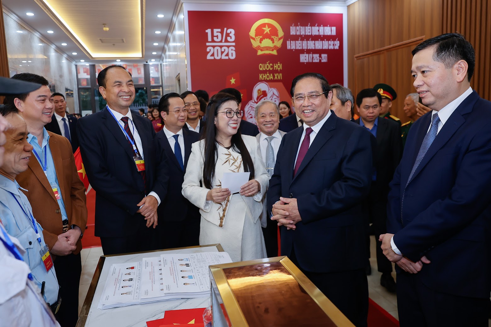 Chùm ảnh: Các đồng chí lãnh đạo Đảng, Nhà nước thực hiện quyền cử tri Chùm ảnh: Các đồng chí lãnh đạo Đảng, Nhà nước thực hiện quyền cử tri