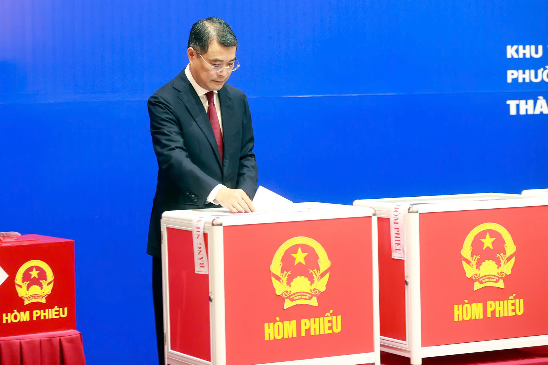 Chùm ảnh: Các đồng chí lãnh đạo Đảng, Nhà nước thực hiện quyền cử tri Chùm ảnh: Các đồng chí lãnh đạo Đảng, Nhà nước thực hiện quyền cử tri