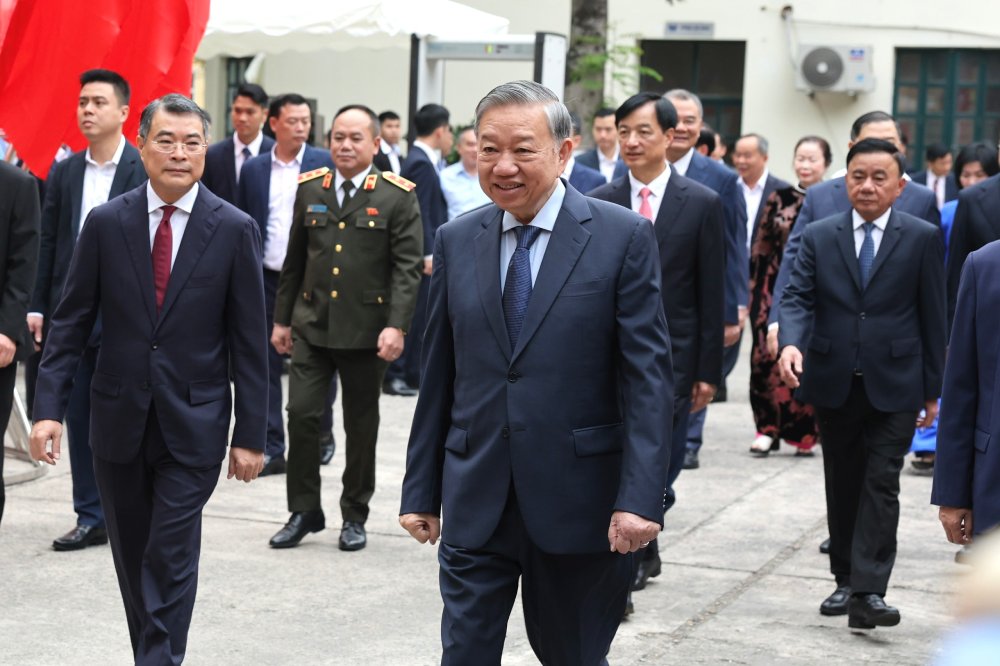 Chùm ảnh: Các đồng chí lãnh đạo Đảng, Nhà nước thực hiện quyền cử tri Chùm ảnh: Các đồng chí lãnh đạo Đảng, Nhà nước thực hiện quyền cử tri