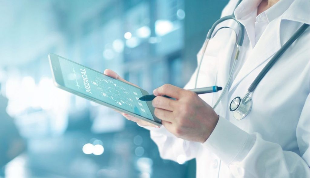 Tiếp tục cắt giảm thủ tục khám chữa bệnh, nâng cao chất lượng dịch vụ y tế