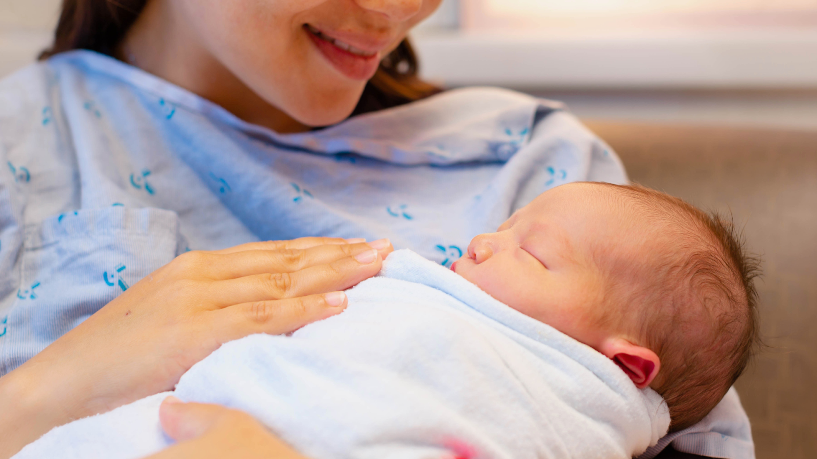 Đề xuất hỗ trợ tài chính cho phụ nữ sinh con khi mức sinh giảm