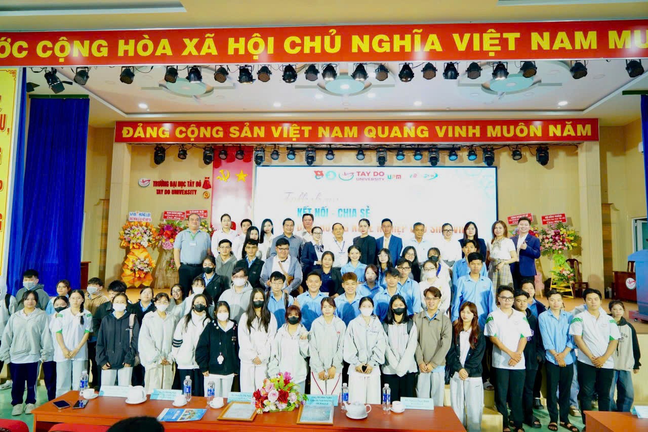 Doanh nghiệp đồng hành cùng sinh viên Đại học Tây Đô: Khởi đầu vững chắc cho tương lai