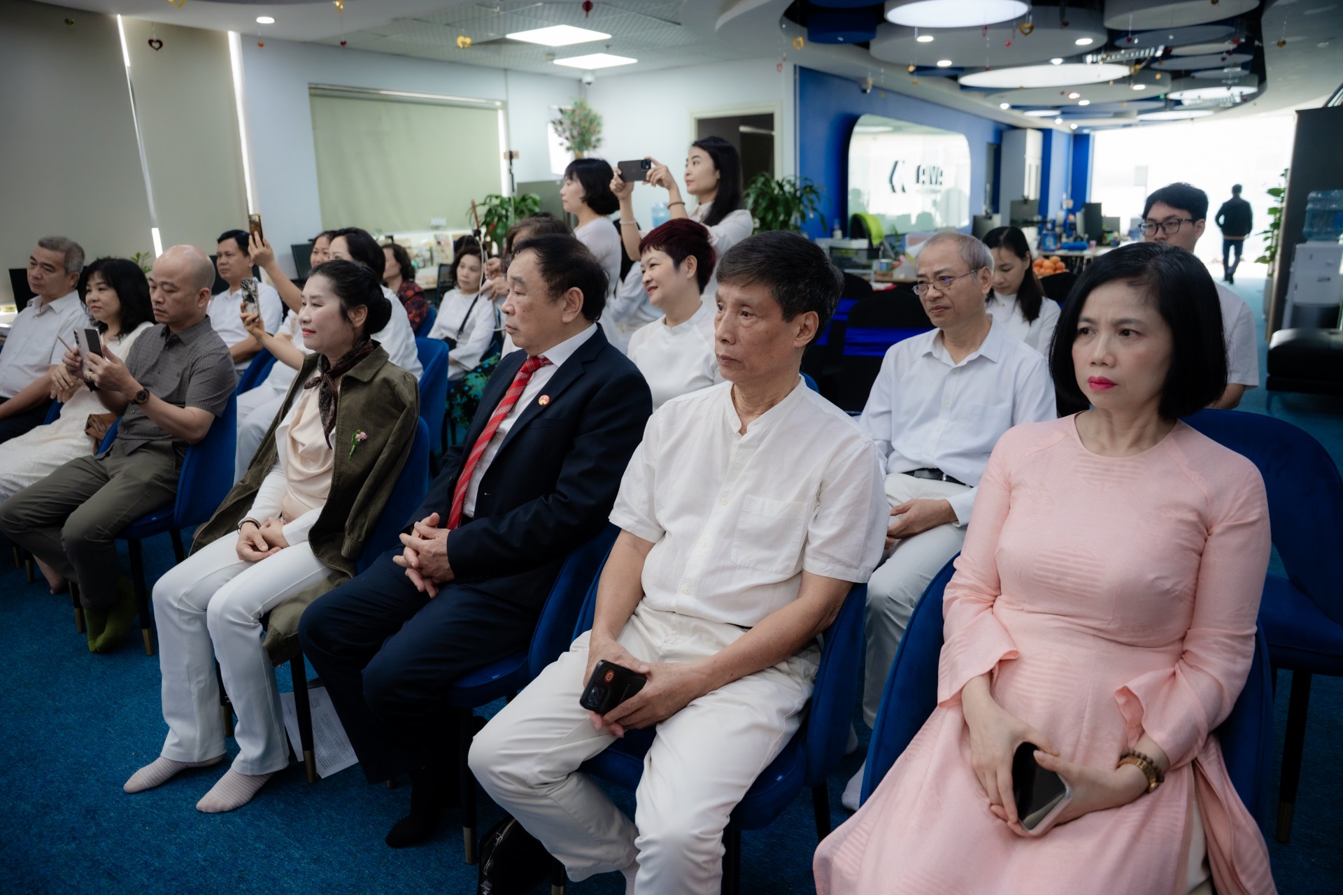 Thiền Năng lượng sinh học: Hành trình lan tỏa sức mạnh chữa lành từ tâm Thiền Năng lượng sinh học: Hành trình lan tỏa sức mạnh chữa lành từ tâm