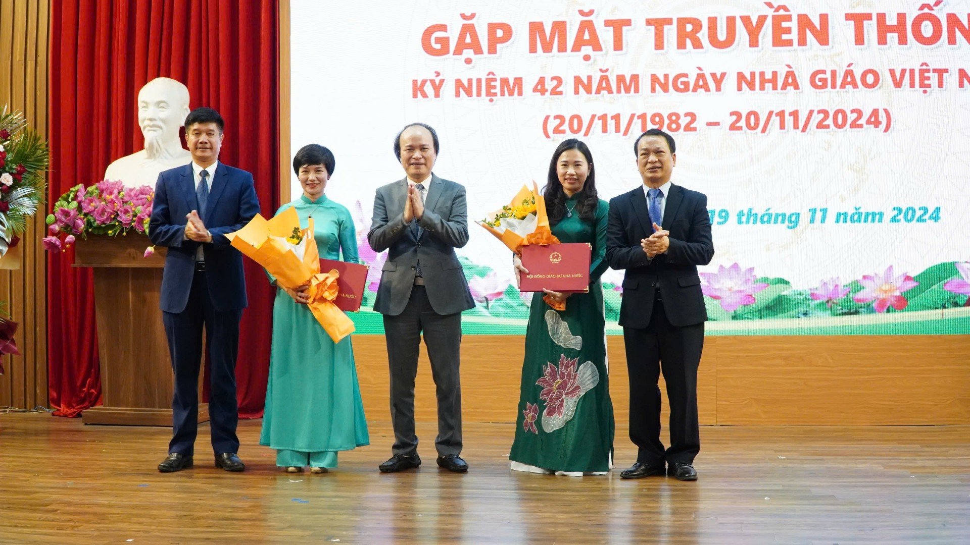 PGS.TS.BS Lê Thị Hương Lan: Người đọc thầm sự sống phía sau lâm sàng PGS.TS.BS Lê Thị Hương Lan: Người đọc thầm sự sống phía sau lâm sàng