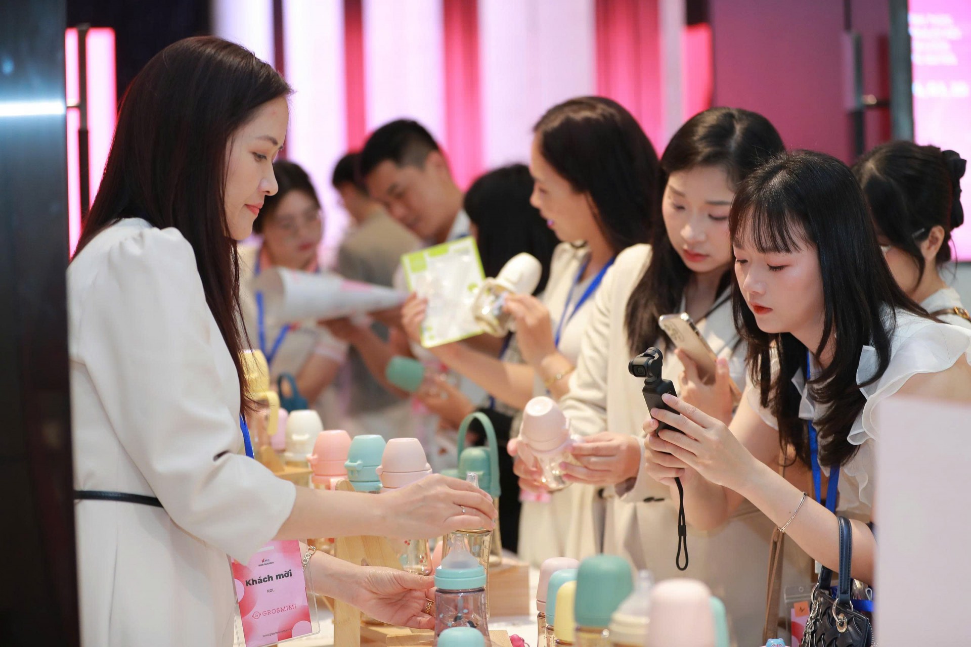 Thêm giải pháp hỗ trợ trẻ nhỏ bú bình an toàn, phù hợp từng giai đoạn phát triển