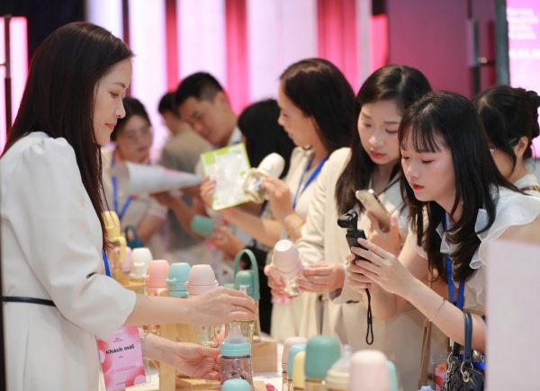 Thêm giải pháp hỗ trợ trẻ nhỏ bú bình an toàn, phù hợp từng giai đoạn phát triển