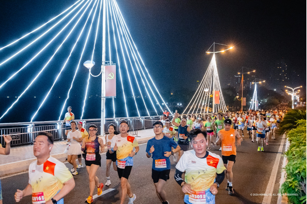Hơn 12.000 vận động viên dự giải marathon, lan tỏa tinh thần sống khỏe