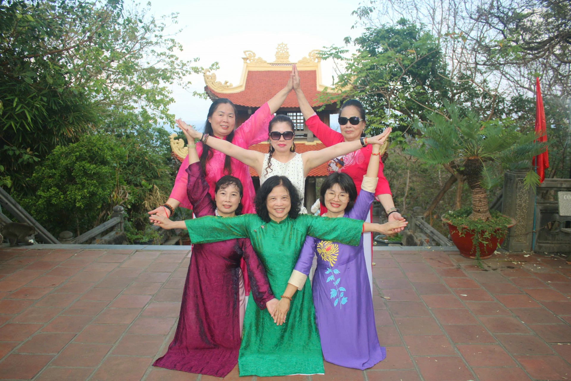 Hành trình “Về nguồn” đầy cảm xúc của Đoàn Hội viên Hội Nam Y Việt Nam tại Côn Đảo