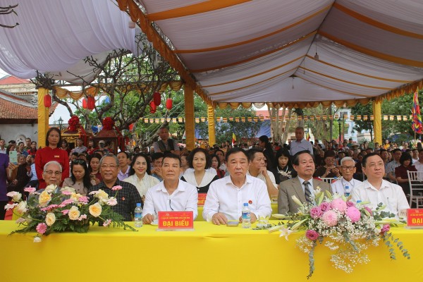 Hành Trình "Về Nguồn": Lãnh Đạo Hội Nam Y Việt Nam Dâng Hương Tại Cụm Di Tích Y Thánh Tuệ Tĩnh
