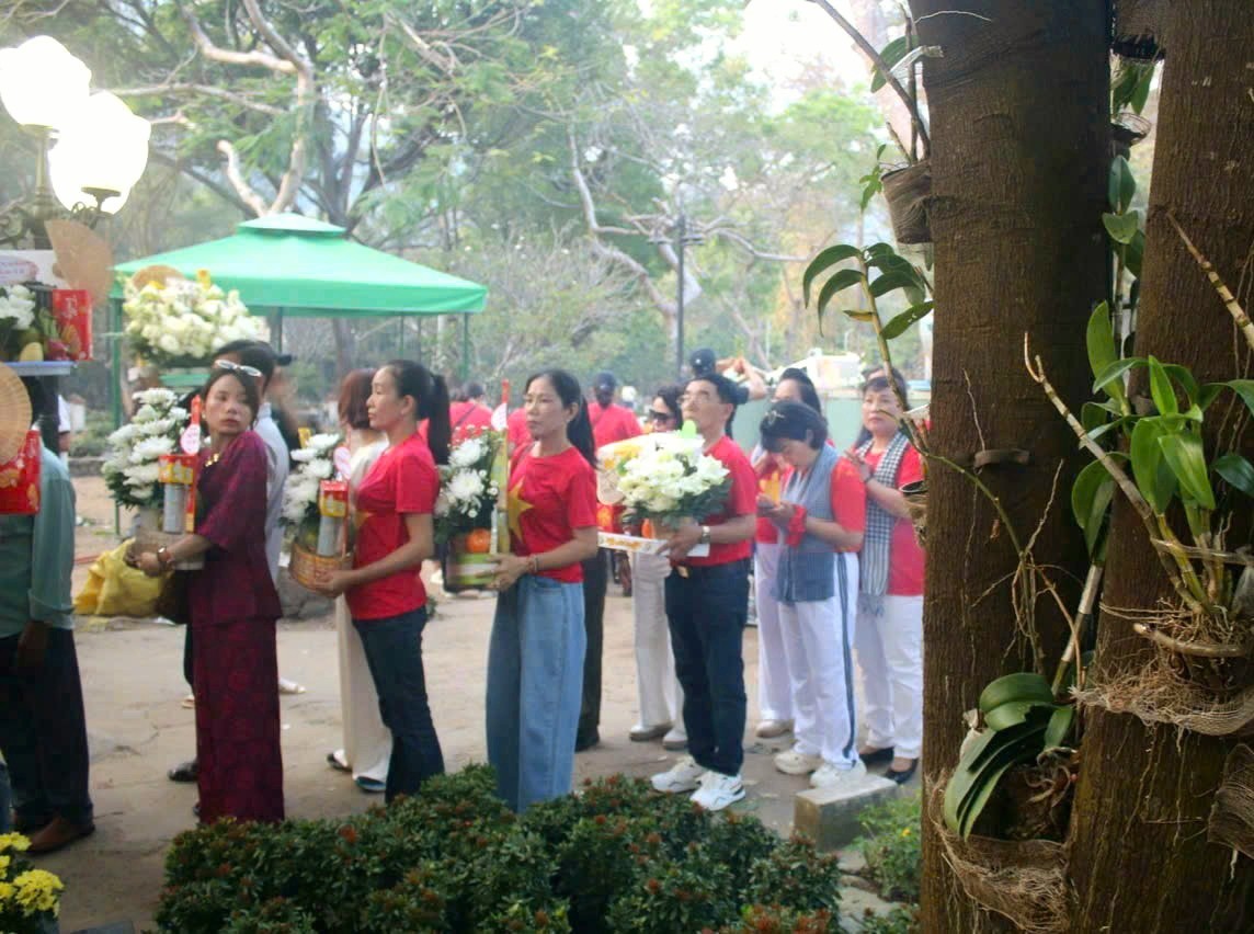 Hành trình “Về nguồn” đầy cảm xúc của Đoàn Hội viên Hội Nam Y Việt Nam tại Côn Đảo