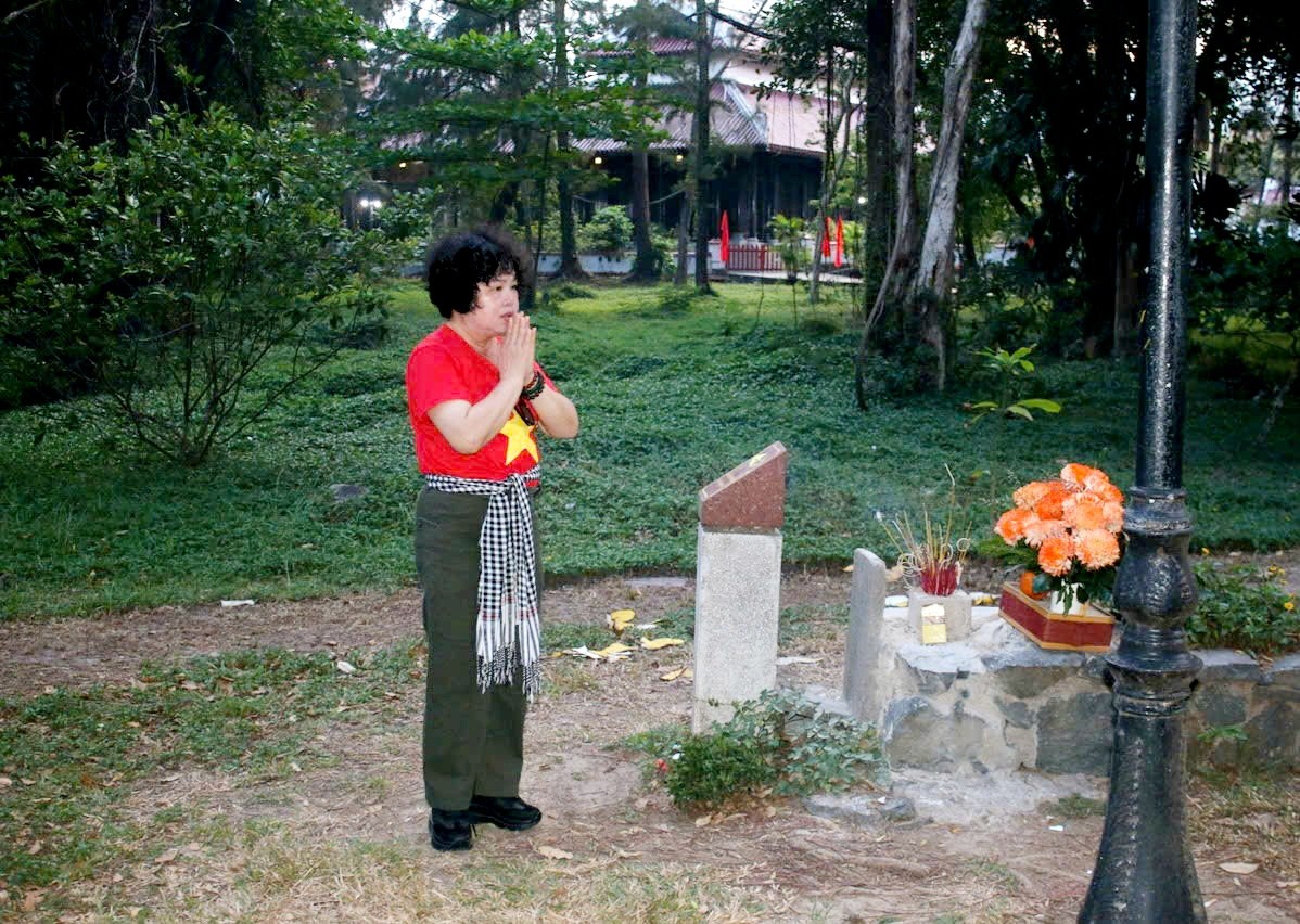 Hành trình “Về nguồn” đầy cảm xúc của Đoàn Hội viên Hội Nam Y Việt Nam tại Côn Đảo