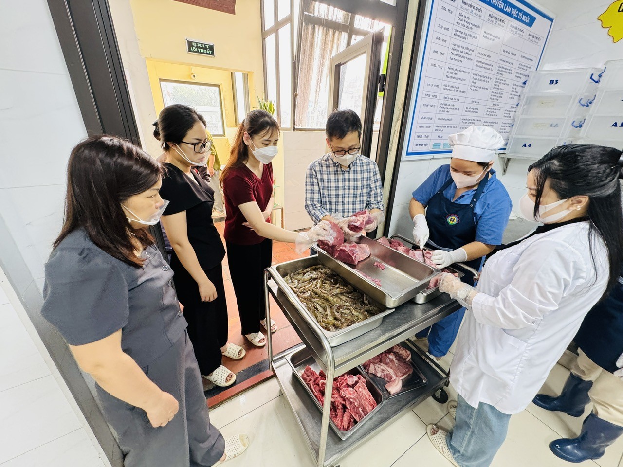 Trường Mầm non Sao Mai: Tăng cường giám sát giao nhận và bảo đảm vệ sinh an toàn thực phẩm Trường Mầm non Sao Mai: Tăng cường giám sát giao nhận và bảo đảm vệ sinh an toàn thực phẩm