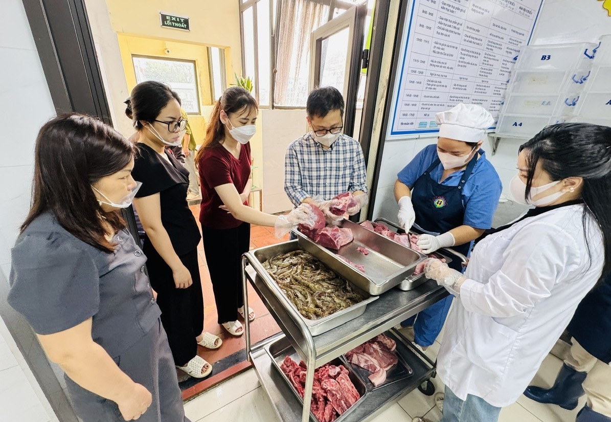 Trường Mầm non Sao Mai: Tăng cường giám sát giao nhận và bảo đảm vệ sinh an toàn thực phẩm