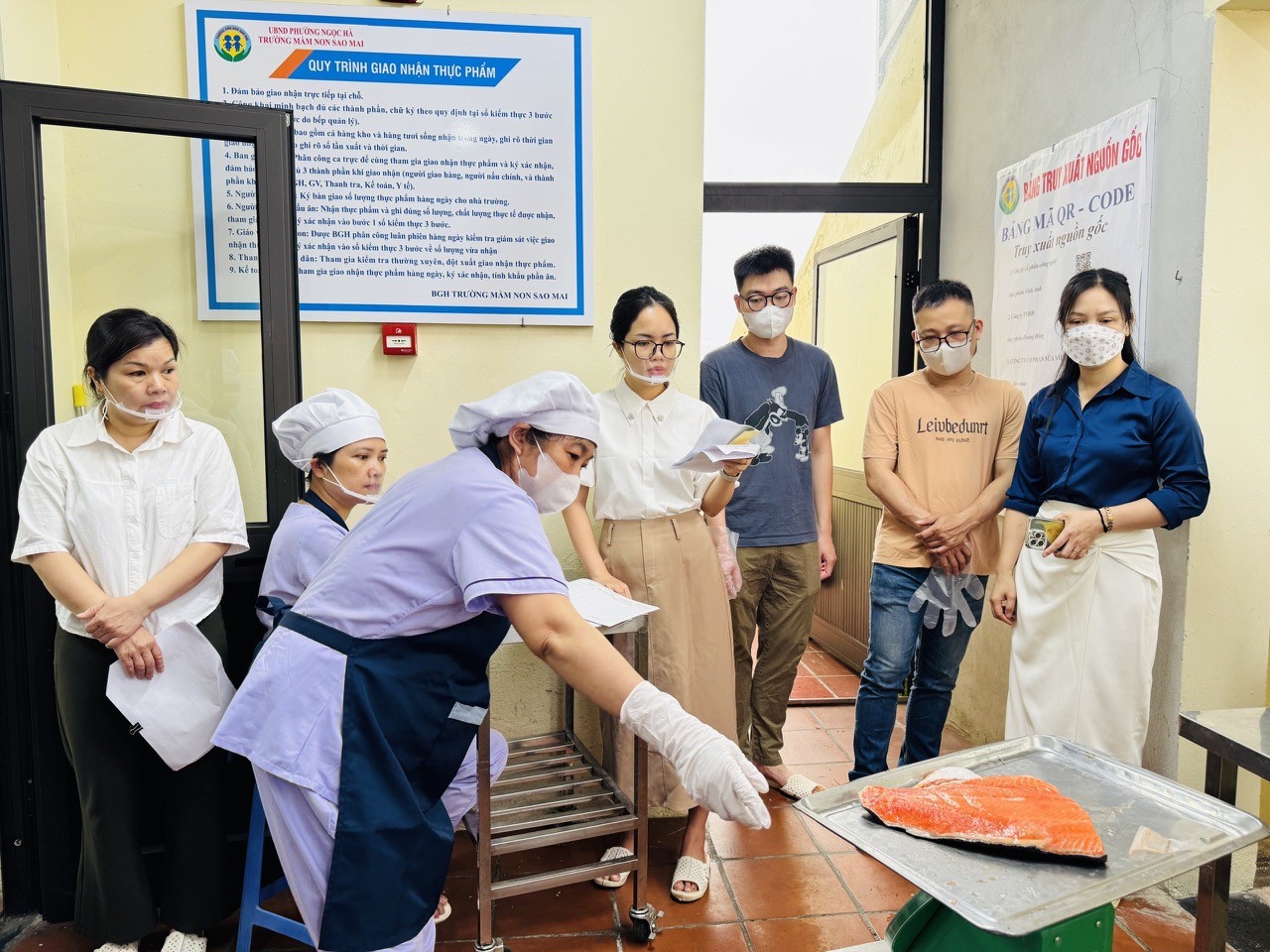 Trường Mầm non Sao Mai: Tăng cường giám sát giao nhận và bảo đảm vệ sinh an toàn thực phẩm Trường Mầm non Sao Mai: Tăng cường giám sát giao nhận và bảo đảm vệ sinh an toàn thực phẩm