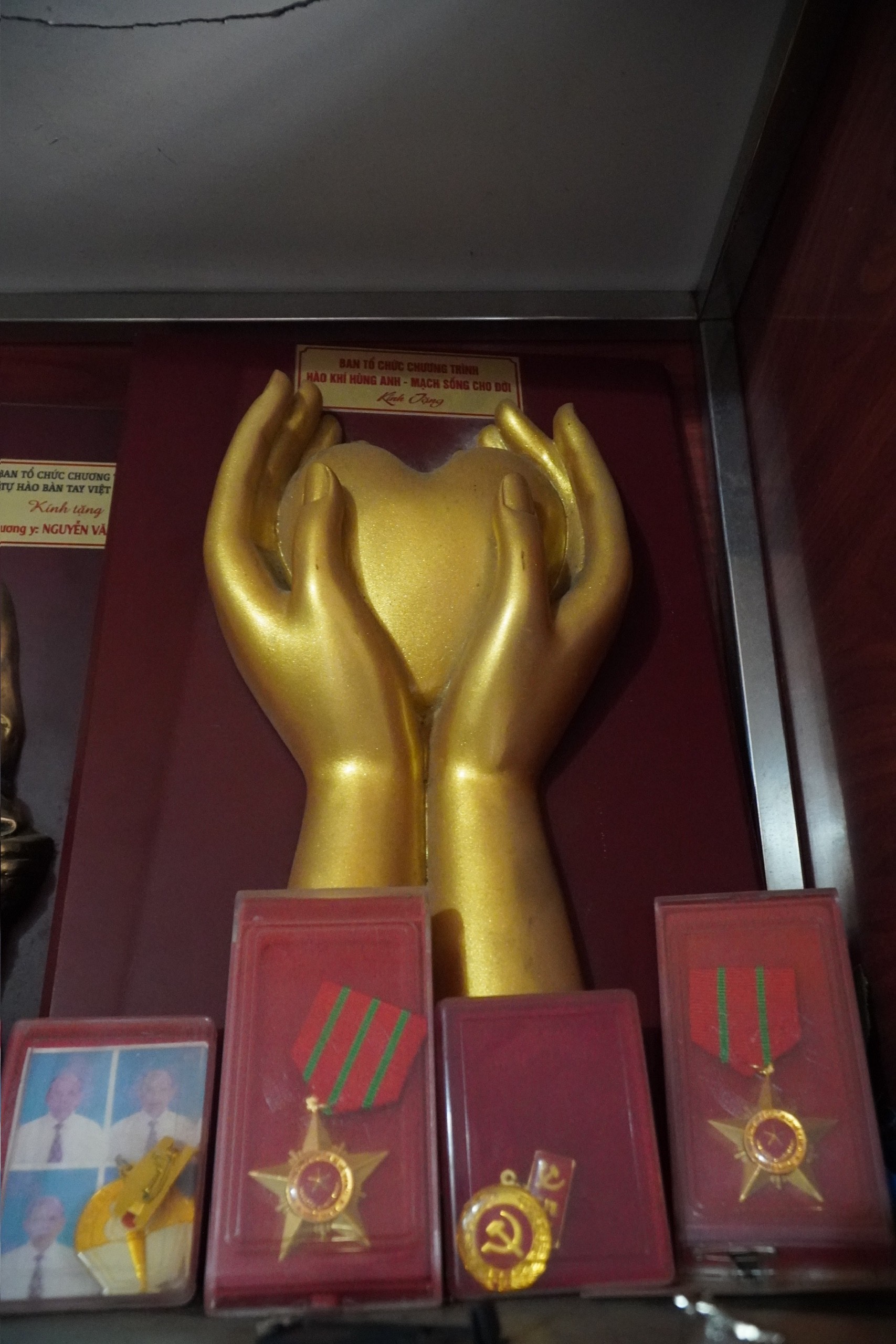 Lương y Nguyễn Văn Ca – Tấm lòng vàng của người thầy thuốc tuổi 90 vẫn miệt mài vì sức khỏe cộng đồng Lương y Nguyễn Văn Ca – Tấm lòng vàng của người thầy thuốc tuổi 90 vẫn miệt mài vì sức khỏe cộng đồng