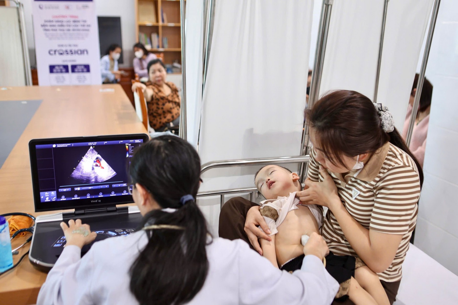 Hành trình yêu thương: Khám sàng lọc tim bẩm sinh miễn phí cho trẻ em vùng khó Phú Thọ Hành trình yêu thương: Khám sàng lọc tim bẩm sinh miễn phí cho trẻ em vùng khó Phú Thọ