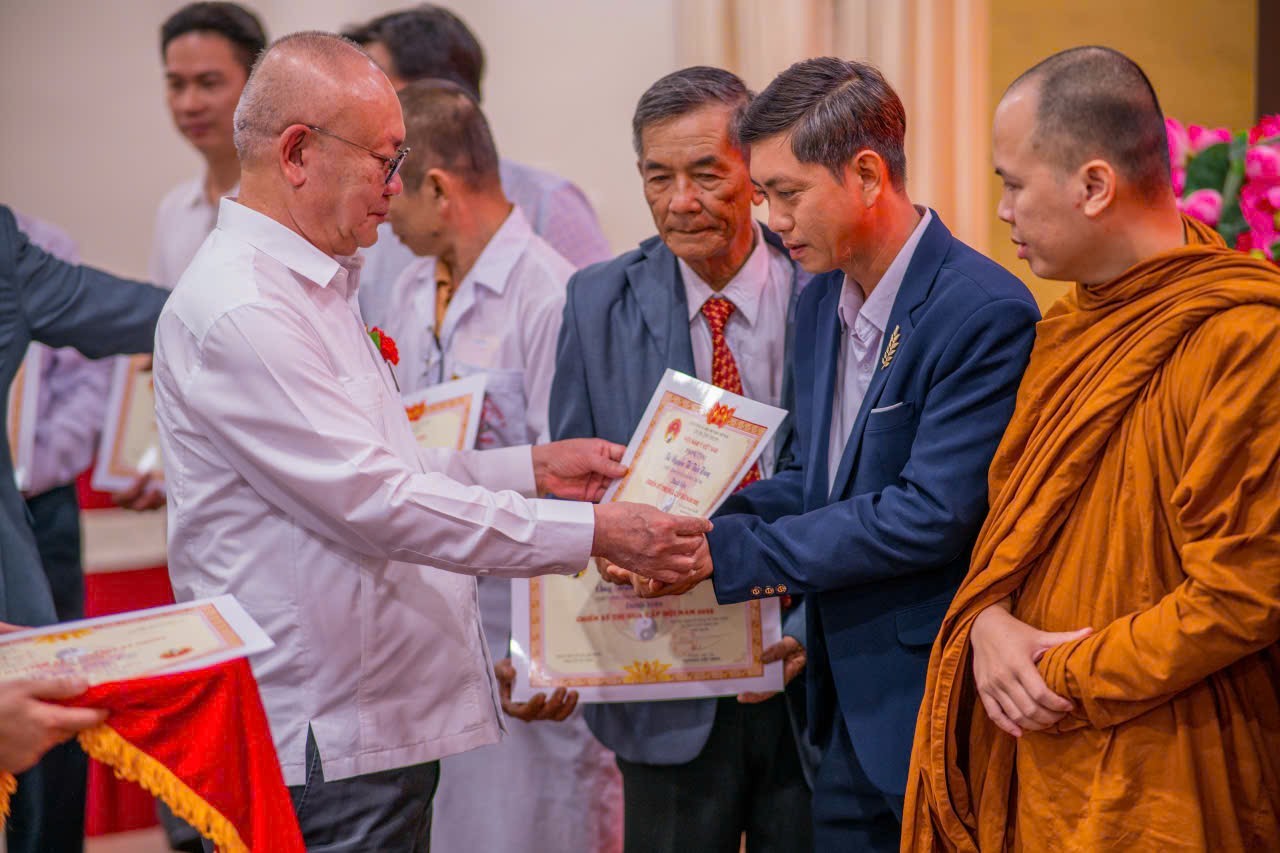 Hội Nam Y Việt Nam Khu vực Phía Nam: Vững bước vươn tầm, khẳng định giá trị thảo dược Việt Hội Nam Y Việt Nam Khu vực Phía Nam: Vững bước vươn tầm, khẳng định giá trị thảo dược Việt