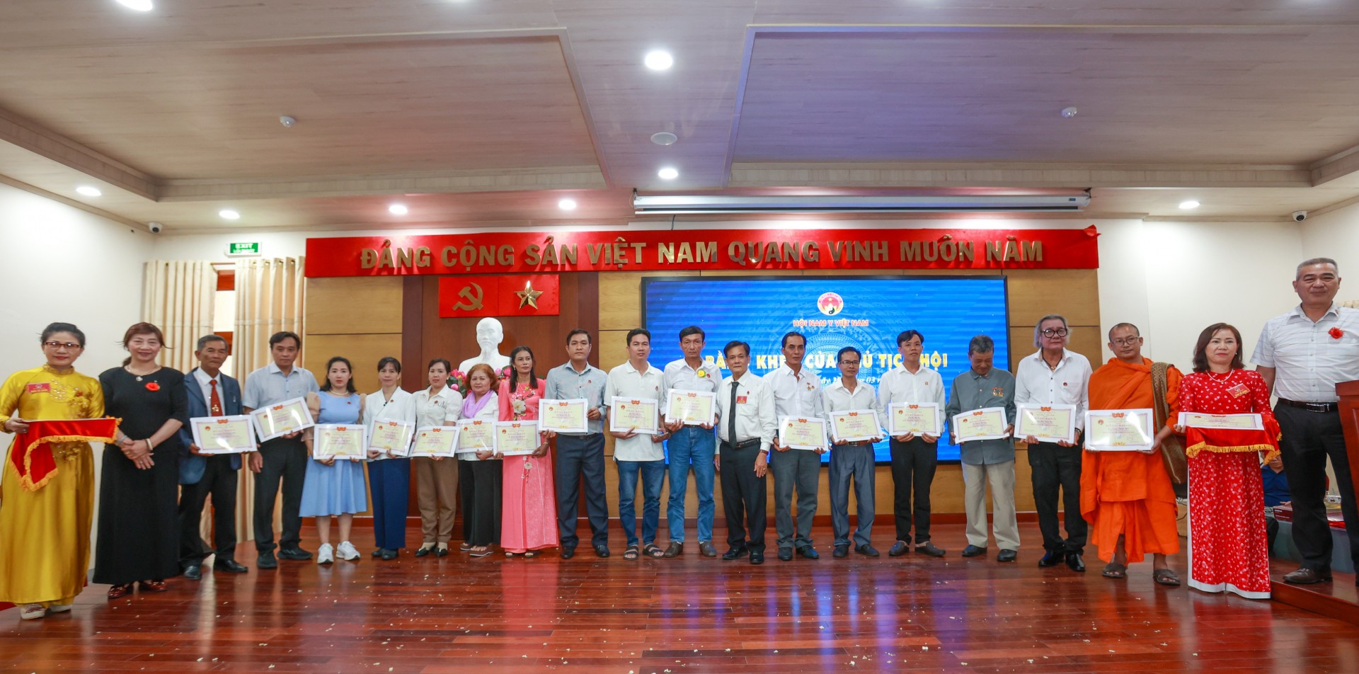 Hội Nam Y Việt Nam Khu vực Phía Nam: Vững bước vươn tầm, khẳng định giá trị thảo dược Việt Hội Nam Y Việt Nam Khu vực Phía Nam: Vững bước vươn tầm, khẳng định giá trị thảo dược Việt