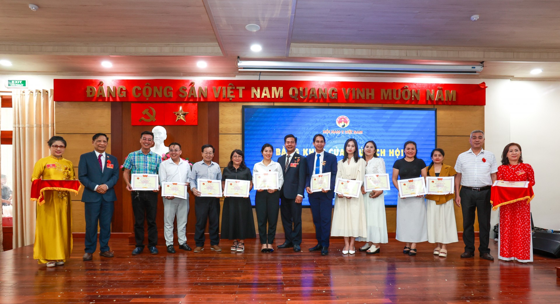 Hội Nam Y Việt Nam Khu vực Phía Nam: Vững bước vươn tầm, khẳng định giá trị thảo dược Việt Hội Nam Y Việt Nam Khu vực Phía Nam: Vững bước vươn tầm, khẳng định giá trị thảo dược Việt