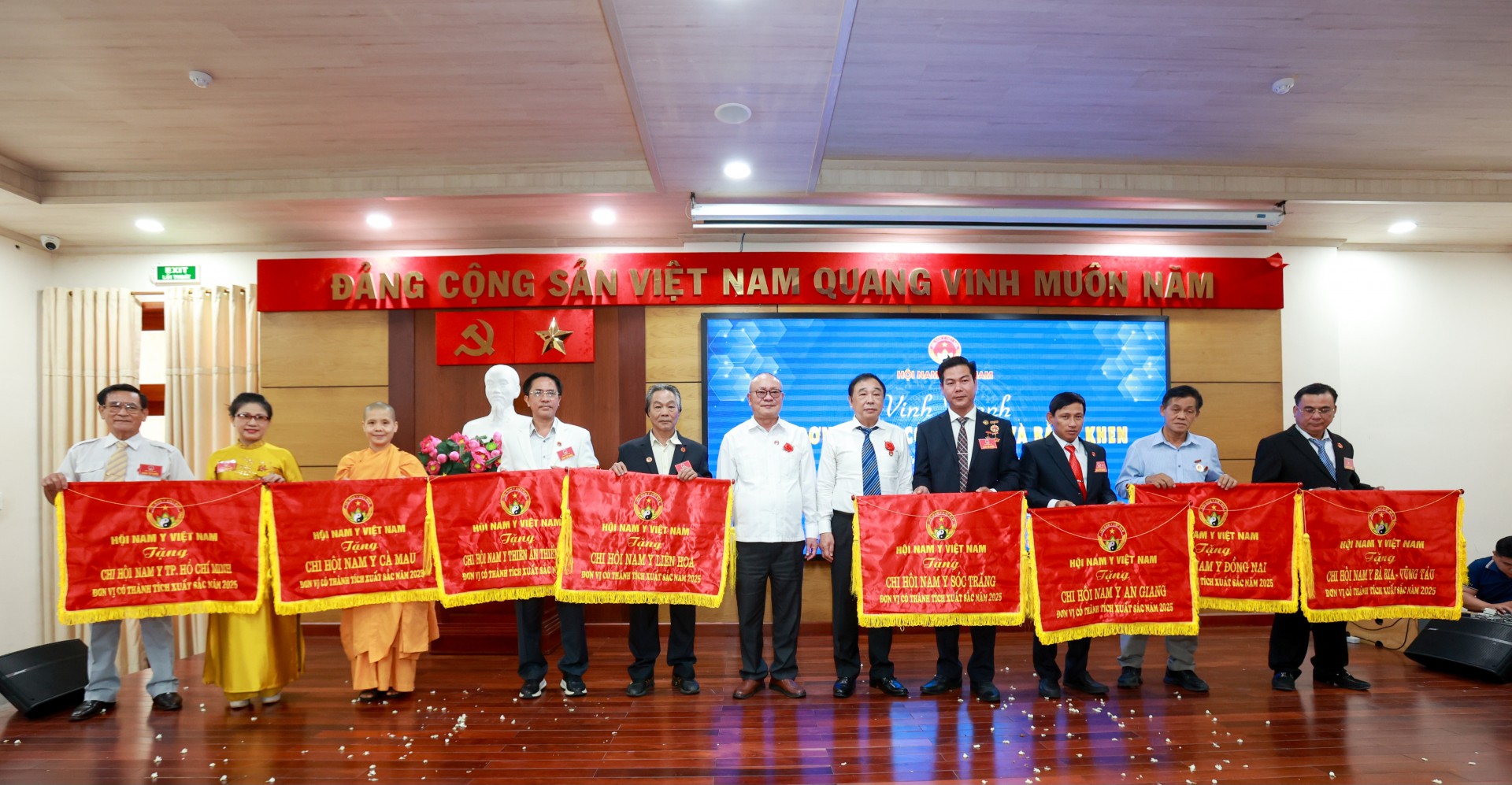 Hội Nam Y Việt Nam Khu vực Phía Nam: Vững bước vươn tầm, khẳng định giá trị thảo dược Việt Hội Nam Y Việt Nam Khu vực Phía Nam: Vững bước vươn tầm, khẳng định giá trị thảo dược Việt