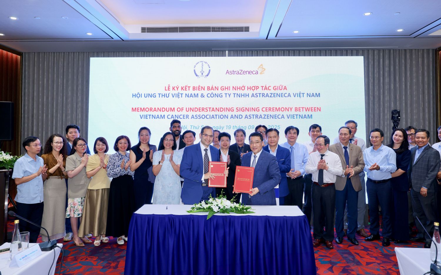 Hội chẩn đa chuyên khoa: Chuẩn mực mới, hy vọng mới cho người bệnh ung thư Hội chẩn đa chuyên khoa: Chuẩn mực mới, hy vọng mới cho người bệnh ung thư