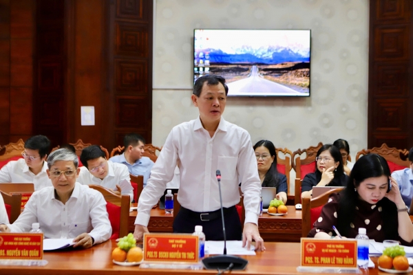 Bộ Y tế làm việc với Đắk Lắk: Củng cố y tế cơ sở, tháo gỡ “nút thắt” nhân lực