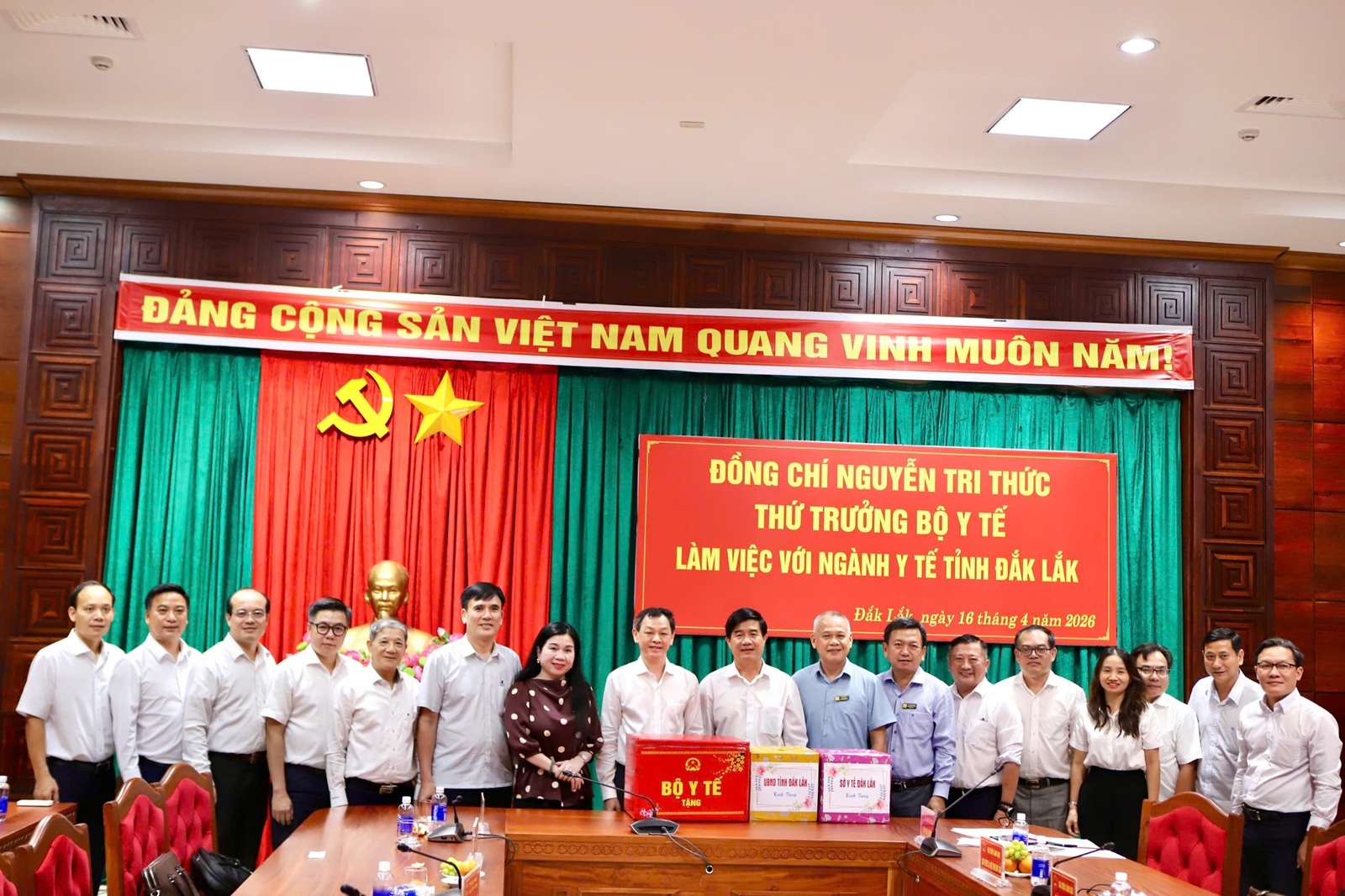 Bộ Y tế làm việc với tỉnh Đắk Lắk về củng cố y tế cơ sở, giải bài toán nhân lực- Ảnh 5.