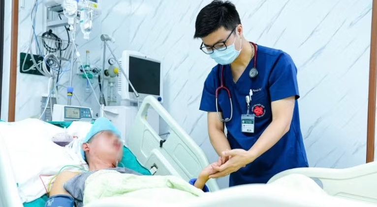 Bác sĩ lưu ý thói quen nguy hiểm dễ gây đột quỵ khi trời nắng nóng