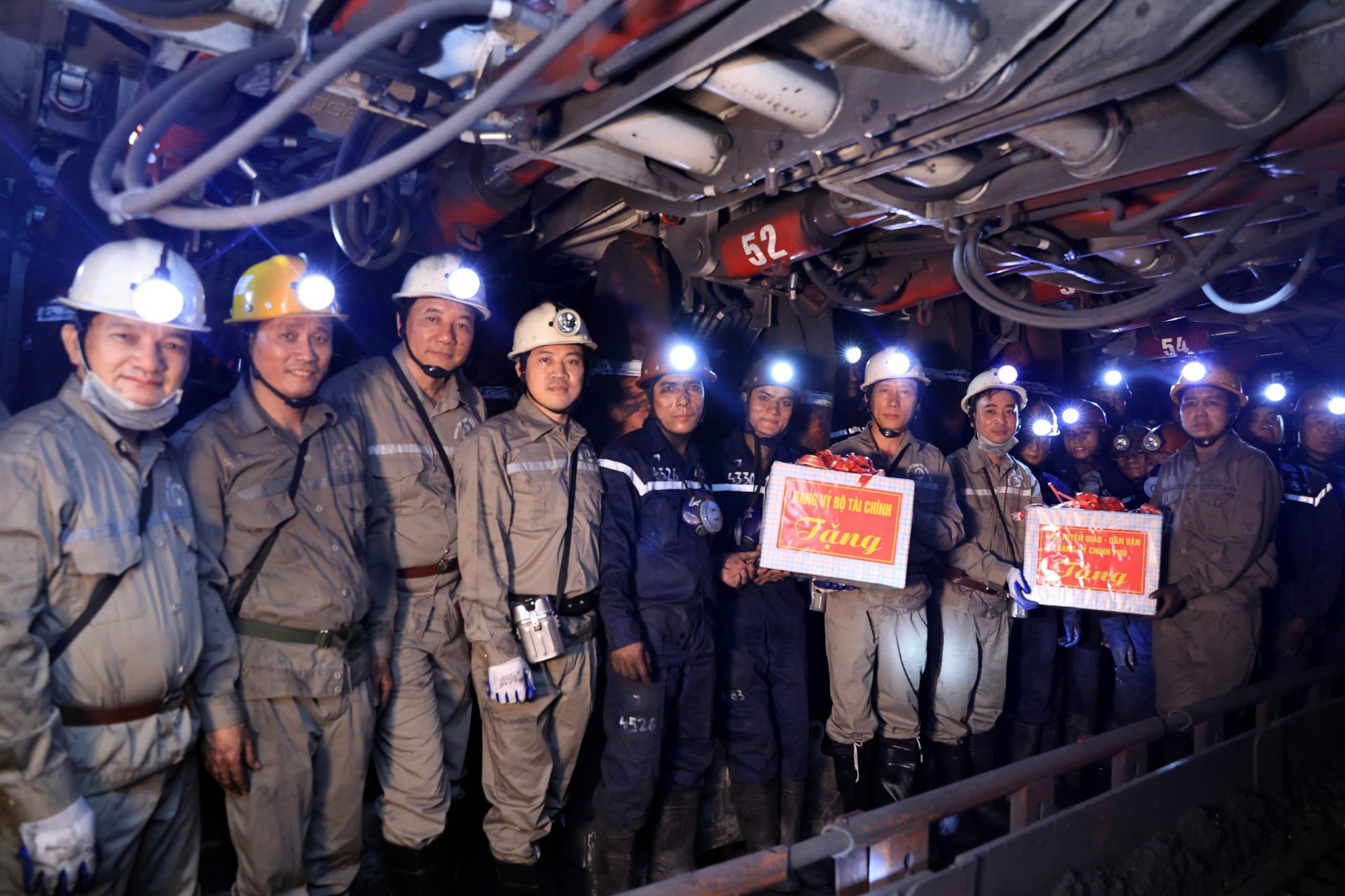 CHI NHÁNH TẬP ĐOÀN CÔNG NGHIỆP THAN – KHOÁNG SẢN VIỆT NAM CÔNG TY THAN HẠ LONG – TKV