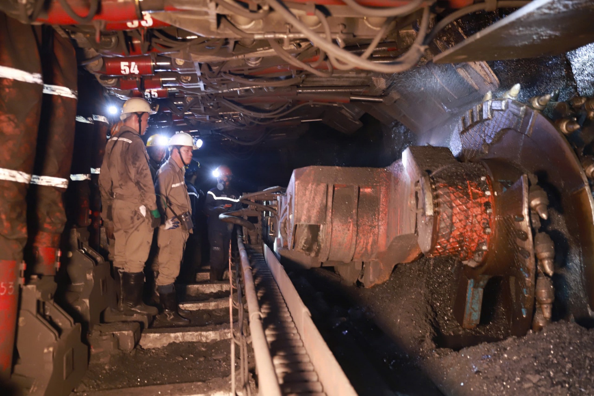 CHI NHÁNH TẬP ĐOÀN CÔNG NGHIỆP THAN – KHOÁNG SẢN VIỆT NAM CÔNG TY THAN HẠ LONG – TKV