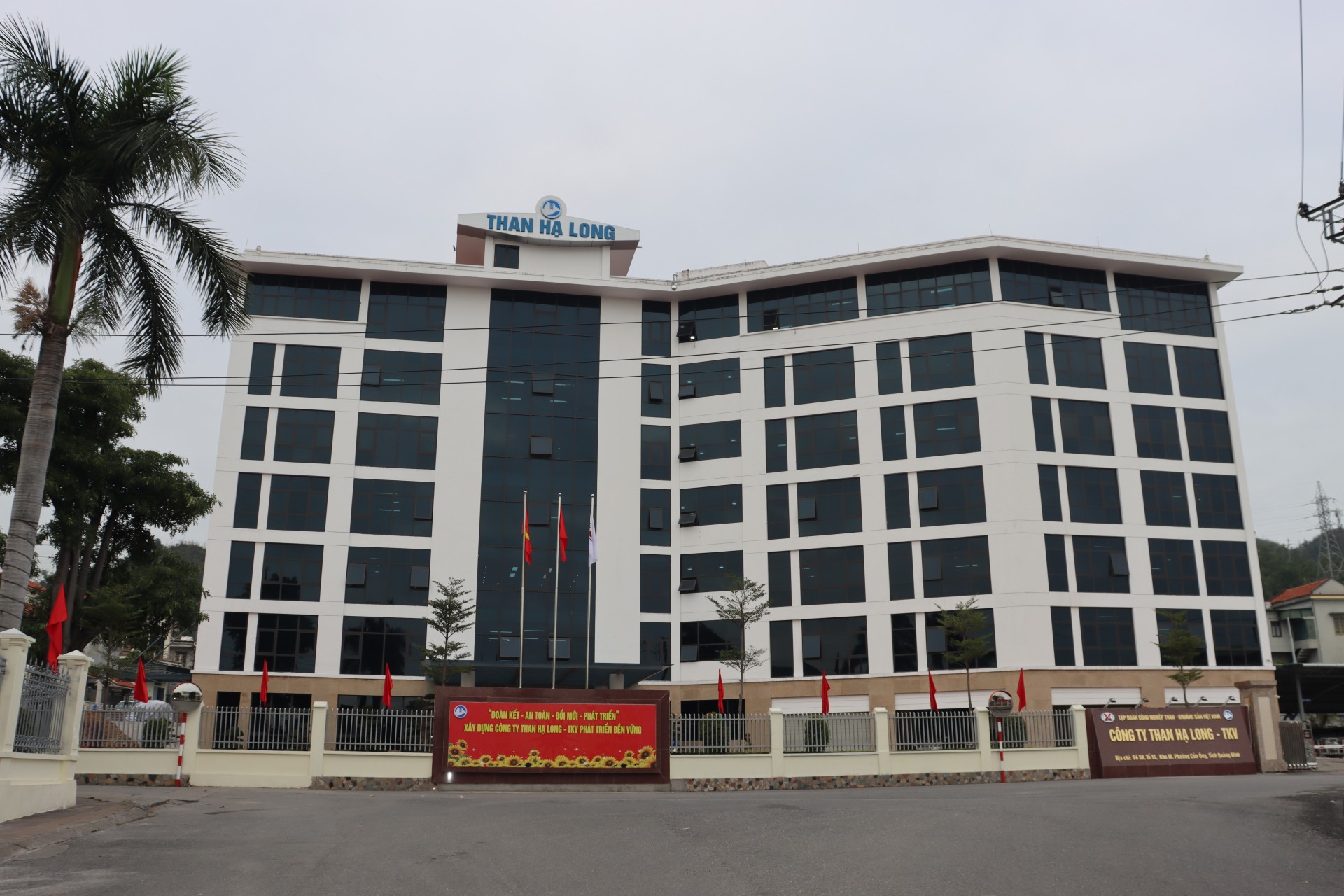 CHI NHÁNH TẬP ĐOÀN CÔNG NGHIỆP THAN – KHOÁNG SẢN VIỆT NAM CÔNG TY THAN HẠ LONG – TKV