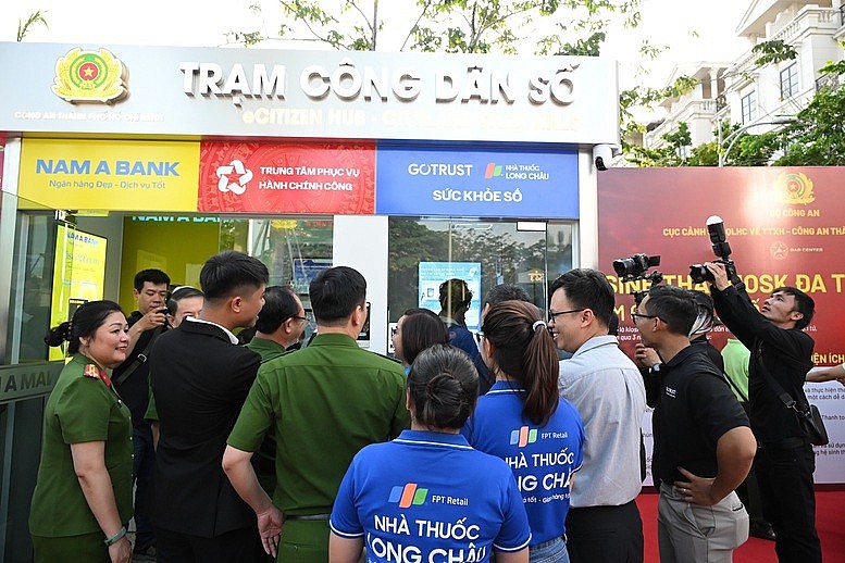 Hợp lực công - tư phát triển mô hình đột phá "Trạm Công dân số", đưa dịch vụ y tế số đi sâu vào đời sống