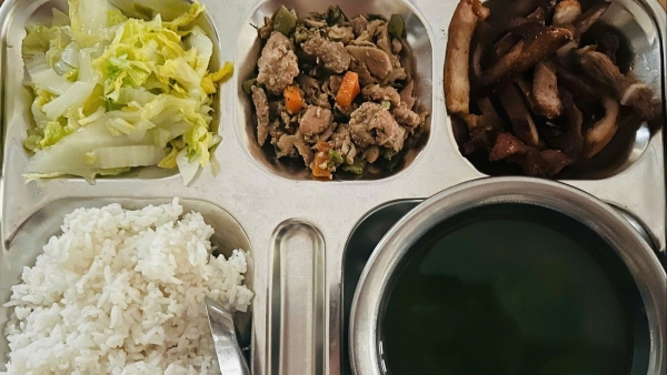 Tổng lực kiểm tra "điểm nóng’ bếp ăn tập thể, thức ăn đường phố