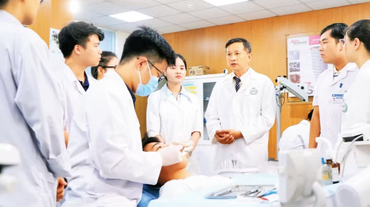 Đổi mới đào tạo nhân lực chất lượng cao ngành y tế