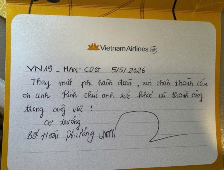 Bác sĩ Bệnh viện Bạch Mai kịp thời cứu hành khách trên chuyến bay Hà Nội-Paris