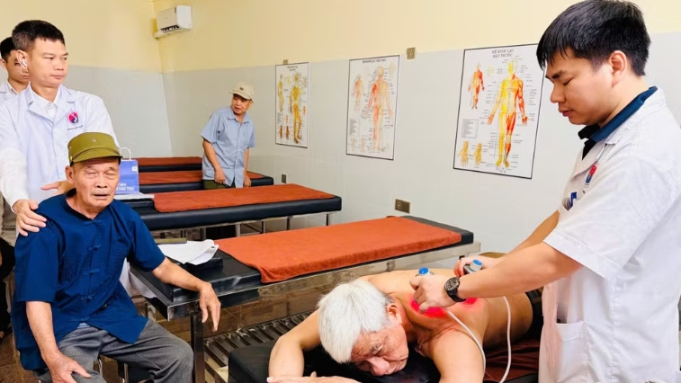 Khám sức khỏe thiện nguyện cho người có công và thân nhân gia đình chính sách