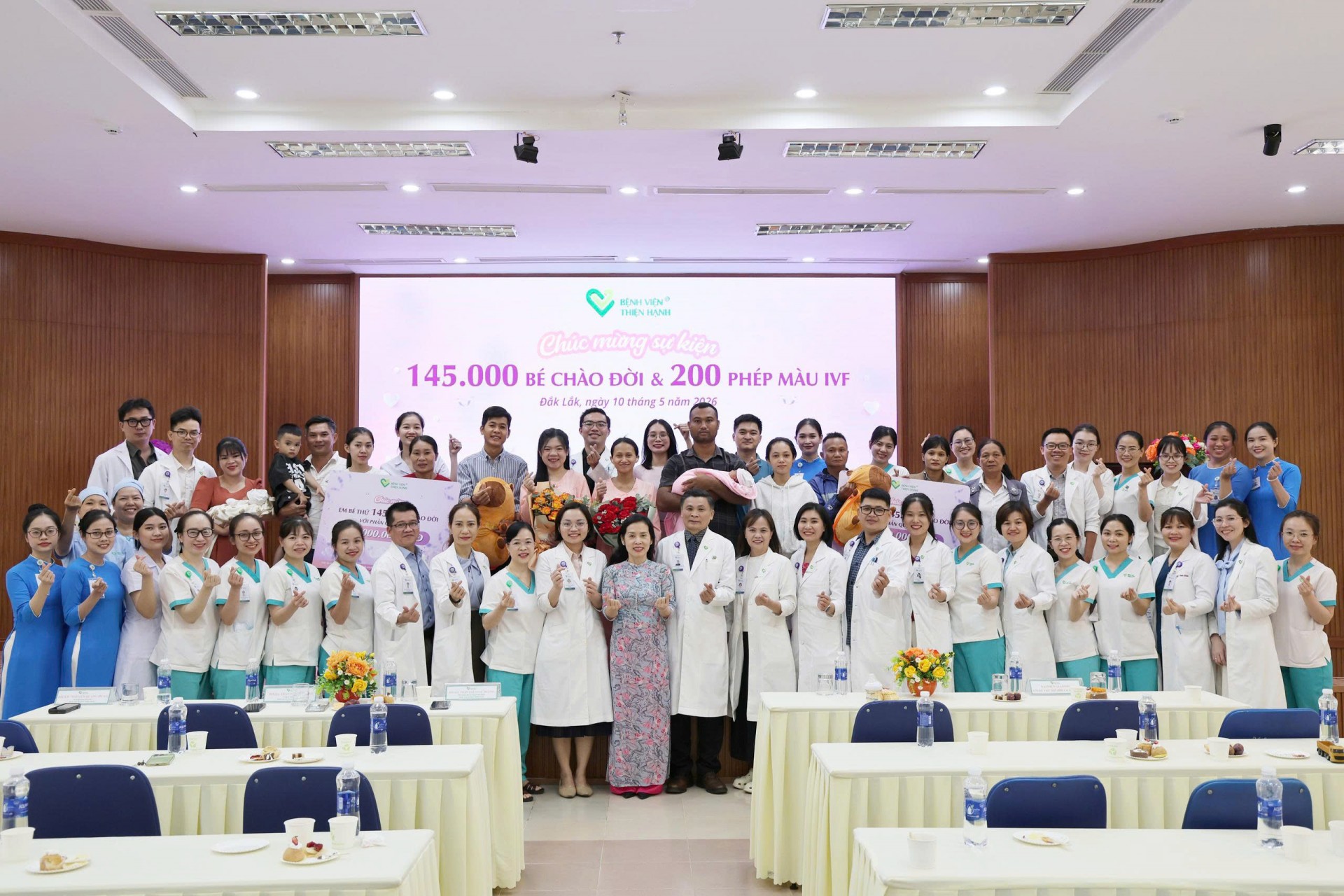 Chào đón cột mốc 145.000 em bé chào đời và 200 em bé IVF