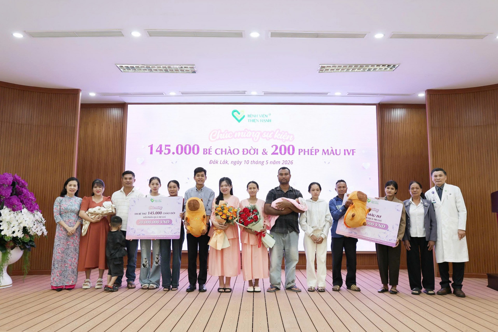 Chào đón cột mốc 145.000 em bé chào đời và 200 em bé IVF