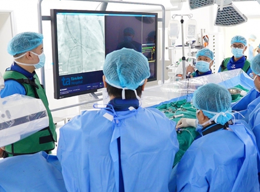 Êkíp can thiệp cấp cứu tái thông mạch vành cho người bệnh Ngừng tim sau 4 giờ đau ngực