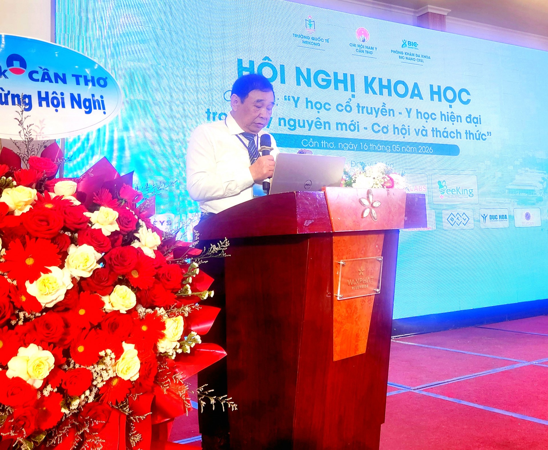 Hội nghị khoa học  Định hướng mới cho sự kết hợp Y học Cổ truyền và Y học hiện đại trong kỷ nguyên số