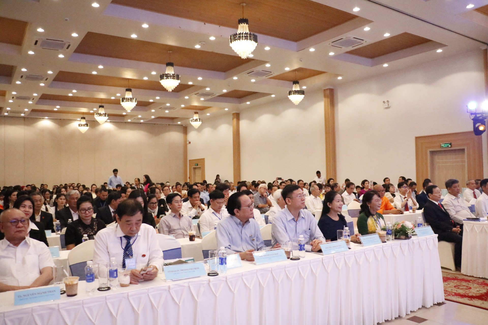 Hội nghị khoa học  Định hướng mới cho sự kết hợp Y học Cổ truyền và Y học hiện đại trong kỷ nguyên số