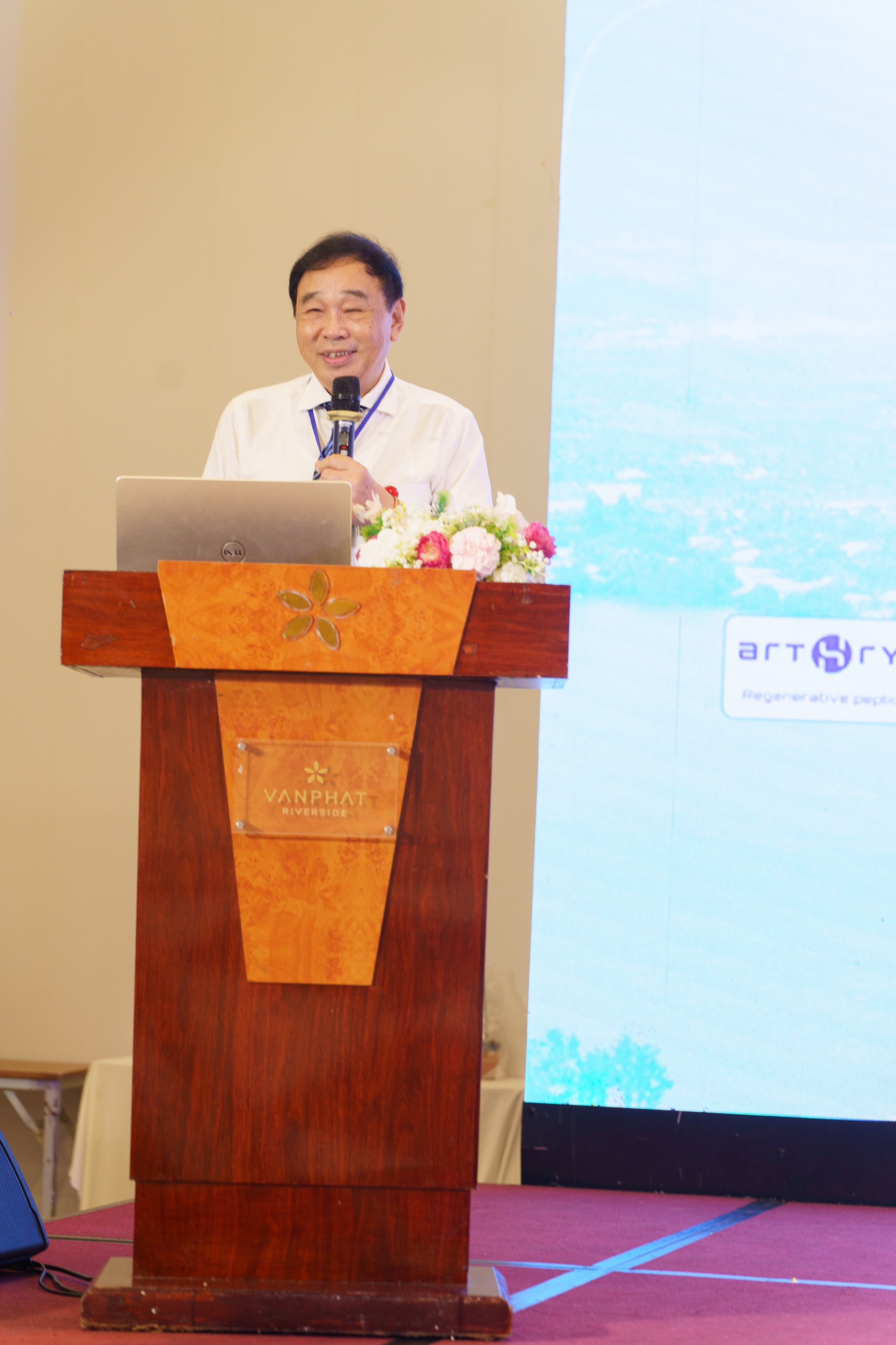 Hội nghị khoa học  Định hướng mới cho sự kết hợp Y học Cổ truyền và Y học hiện đại trong kỷ nguyên số